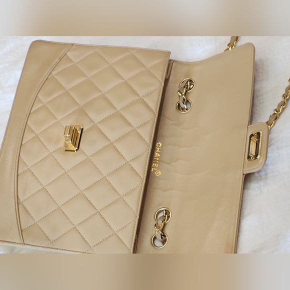 Chanel Lambskin Flap Bag Beige Chain Strap Classic Leather Purse 24K Gold Double - Picture 12 of 12